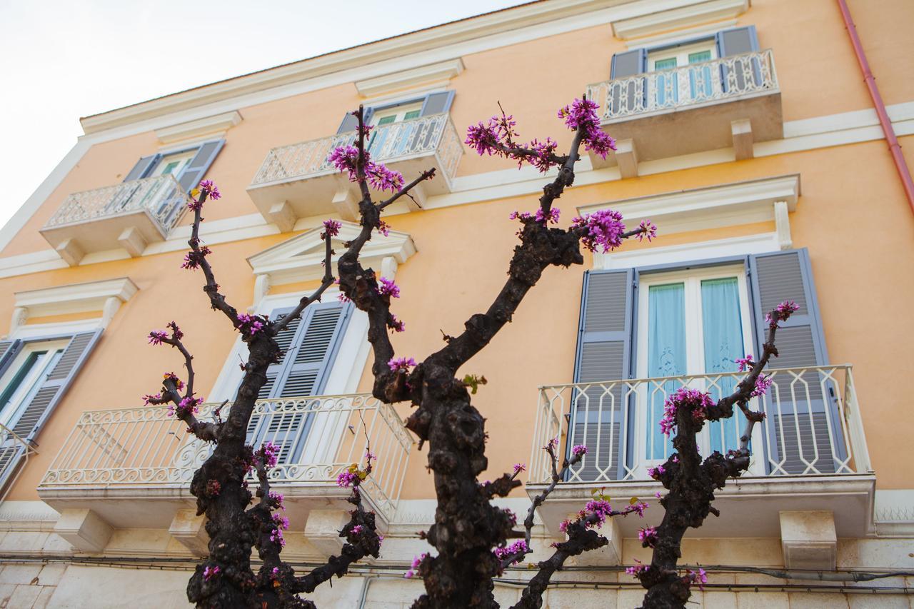 Albergo Lucy Trani Ngoại thất bức ảnh