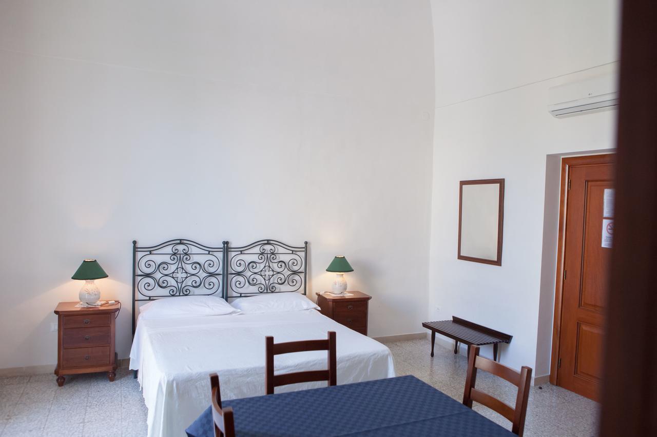 Albergo Lucy Trani Ngoại thất bức ảnh