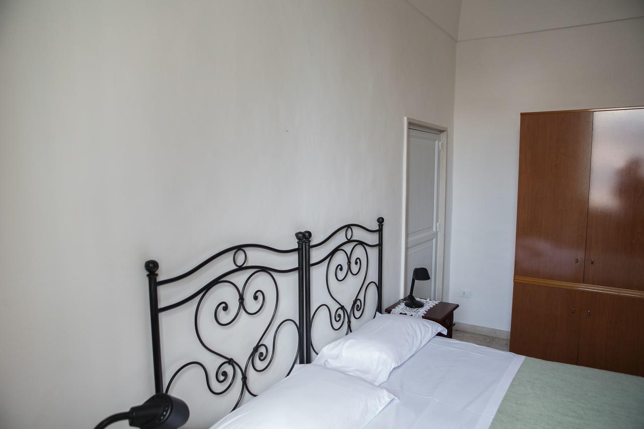 Albergo Lucy Trani Ngoại thất bức ảnh