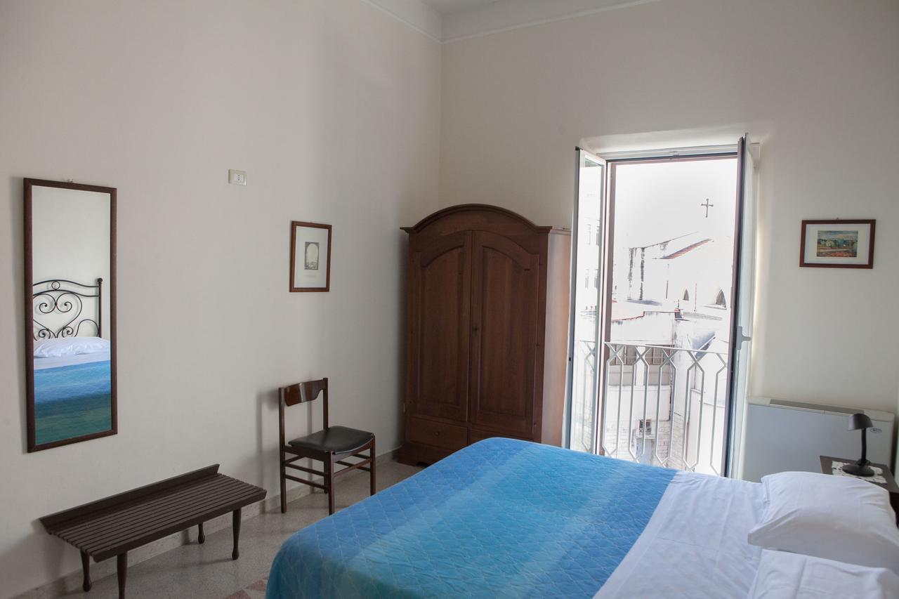 Albergo Lucy Trani Ngoại thất bức ảnh